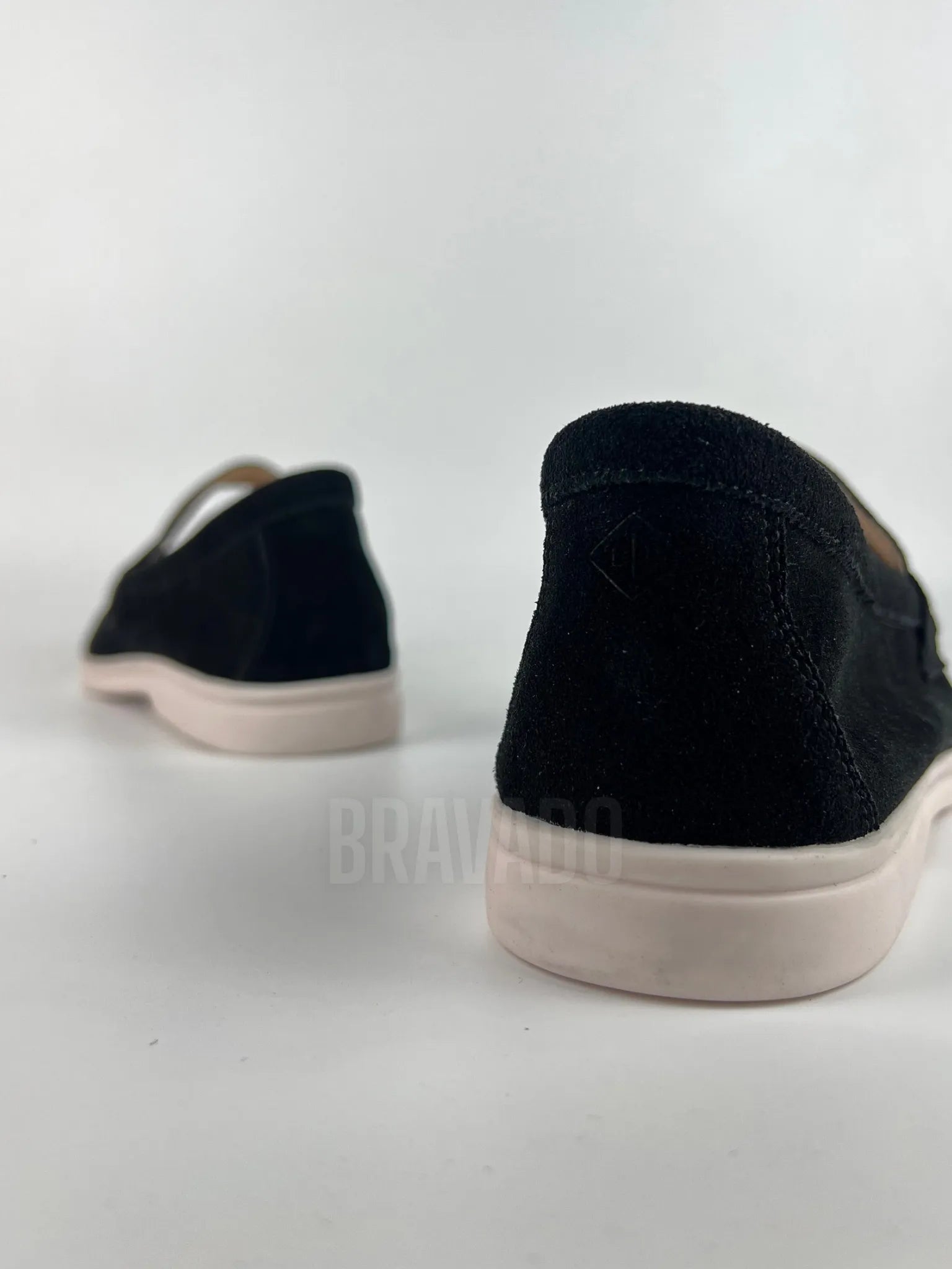 Loro Pianaa Summerwalk Charms Black