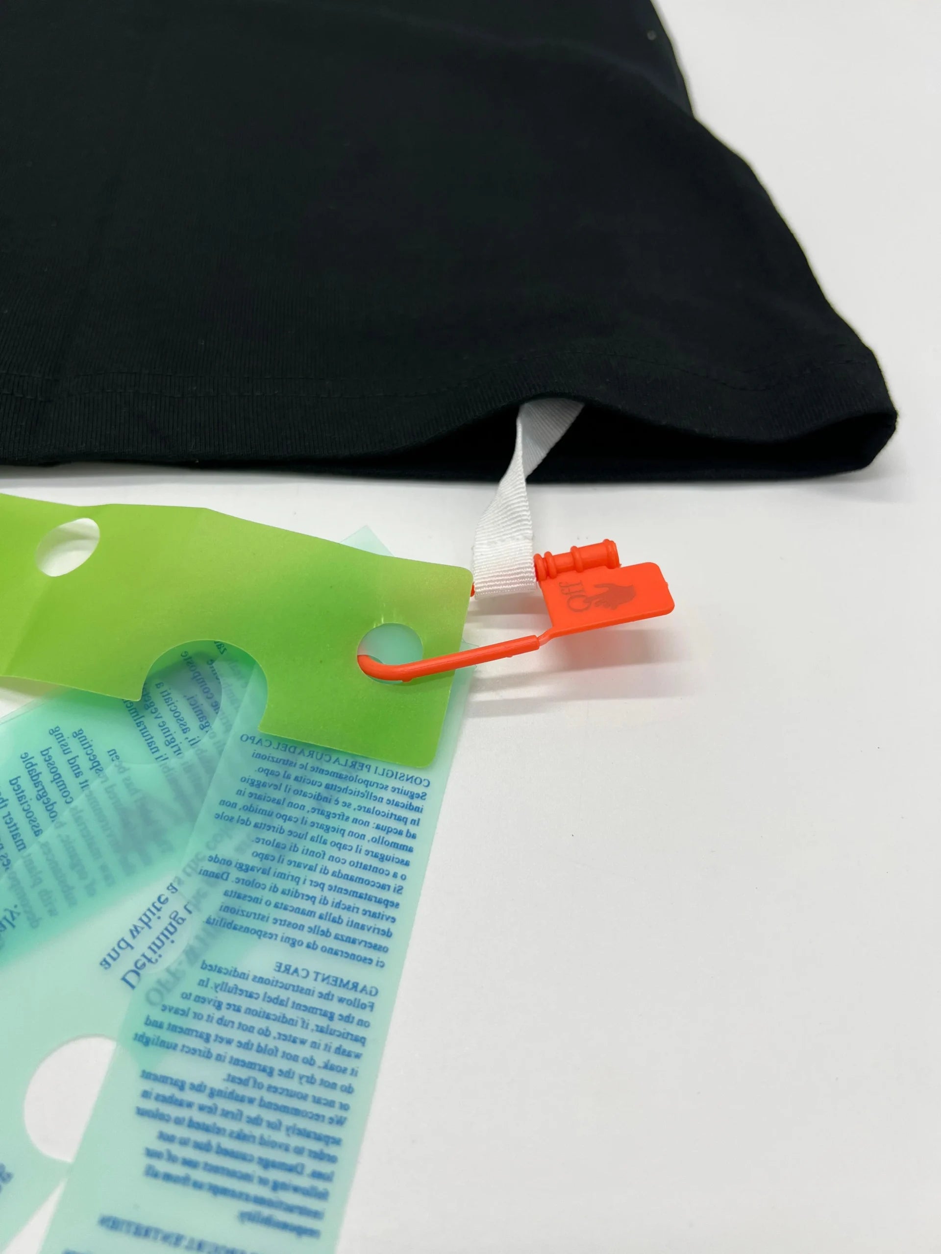 Off-whitee Oversize / Drop shoulder Comic T-shirt