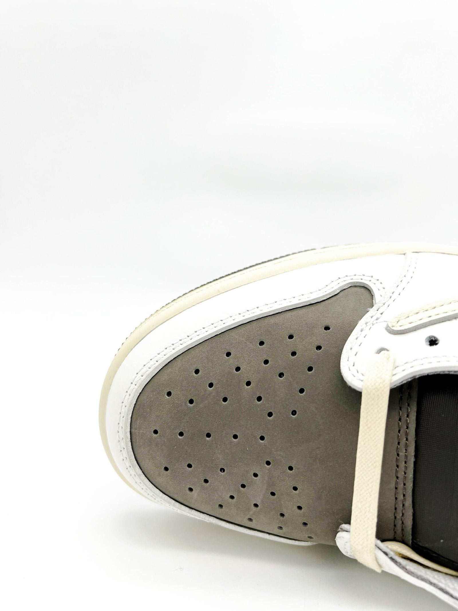 AJ1 LOW Travis Scott Reverse Mocha (1:1 DOT PERFECT)