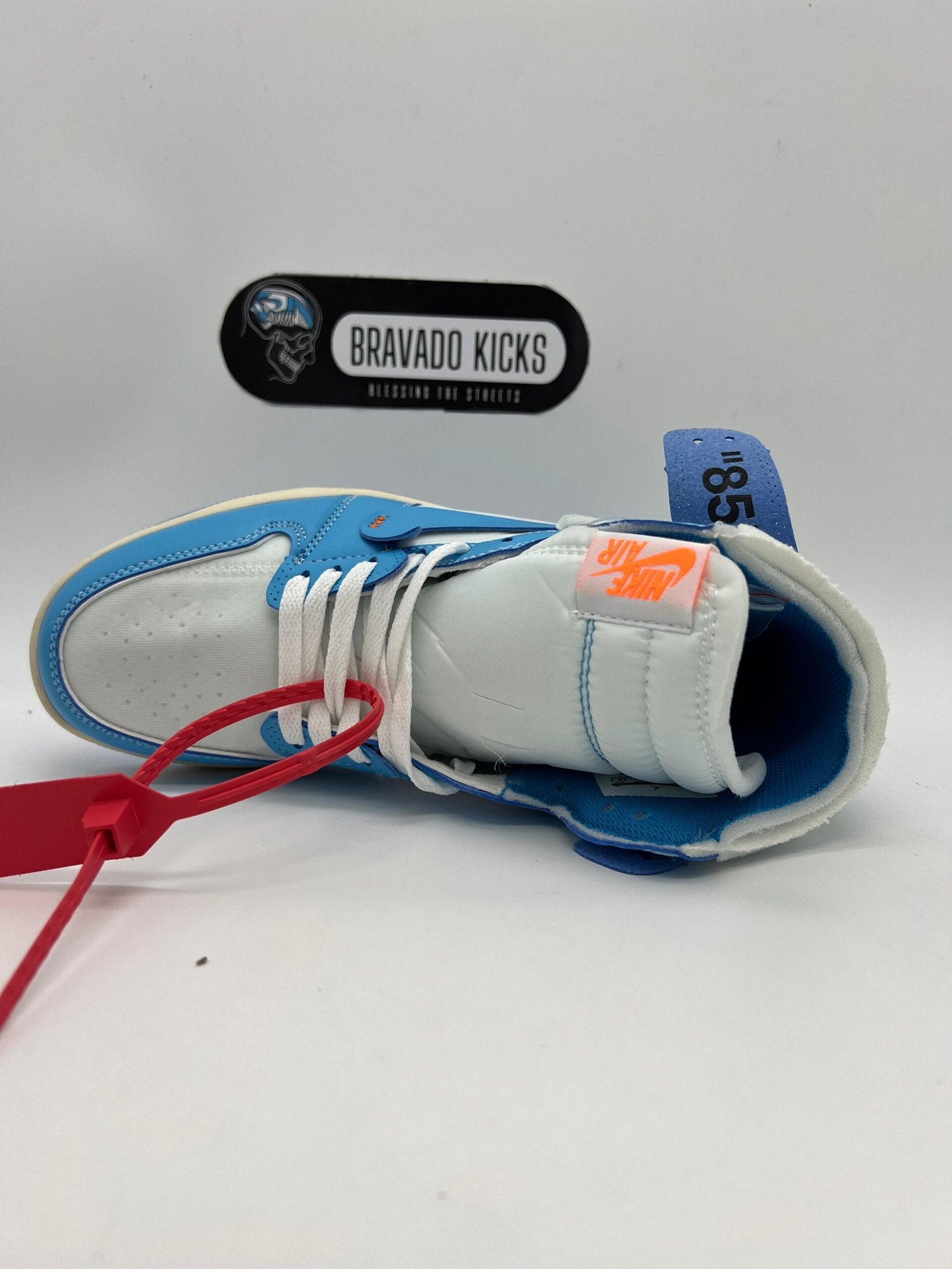 AJ 1 Off-white UNC