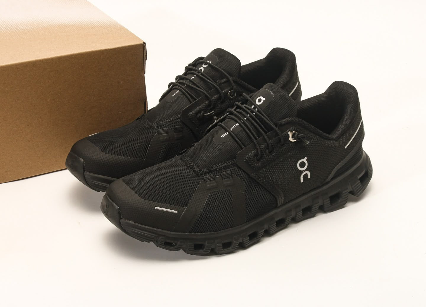 On Cloud 6 Black