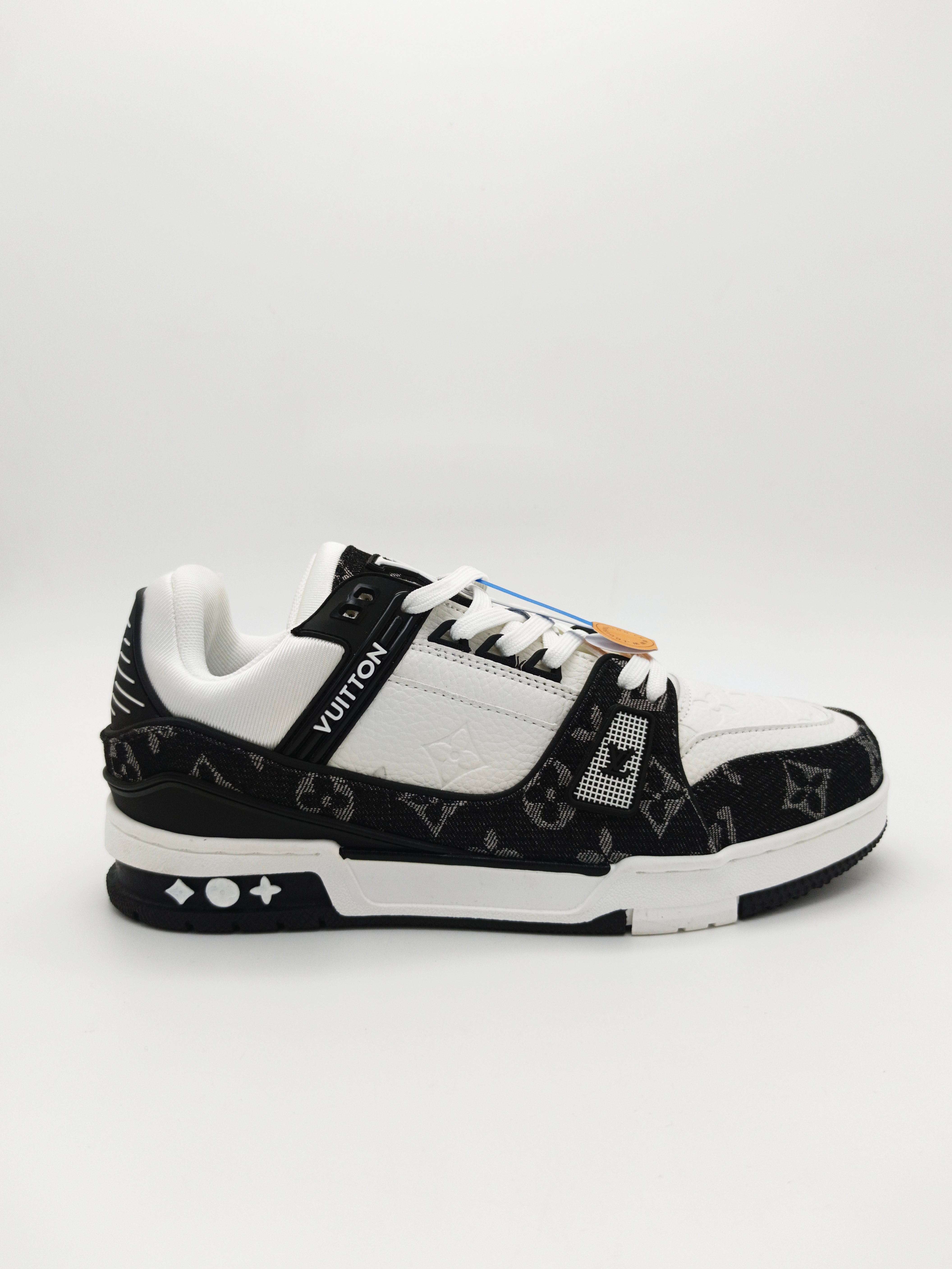 LV TRAINER Black (1:1 DOT PERFECT)