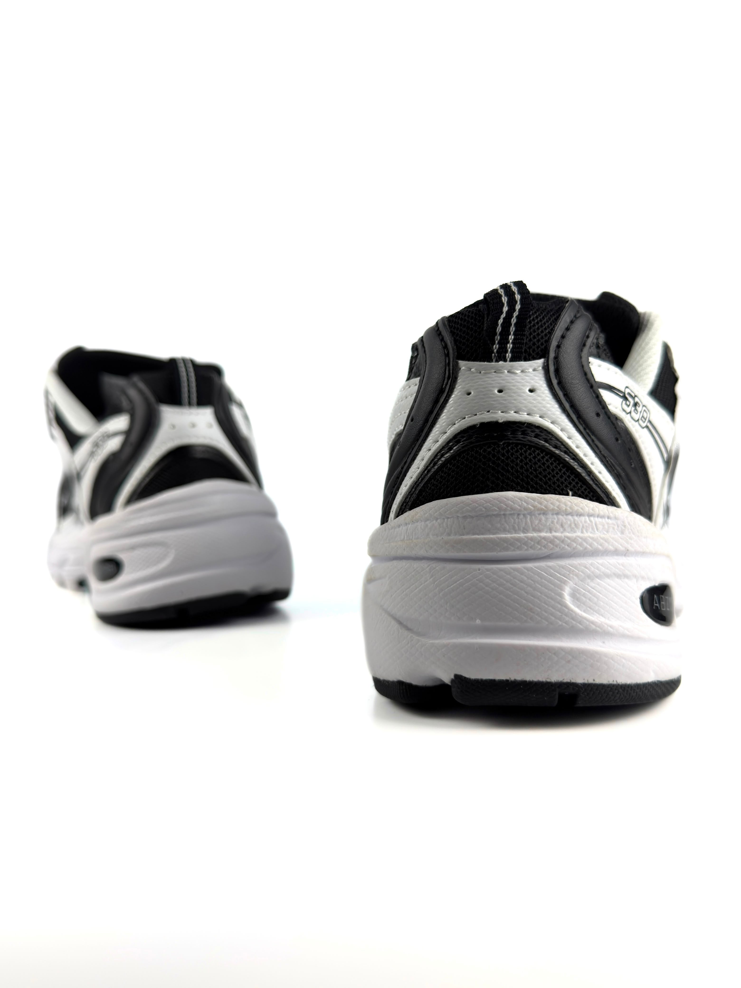 NB 530 White & Black