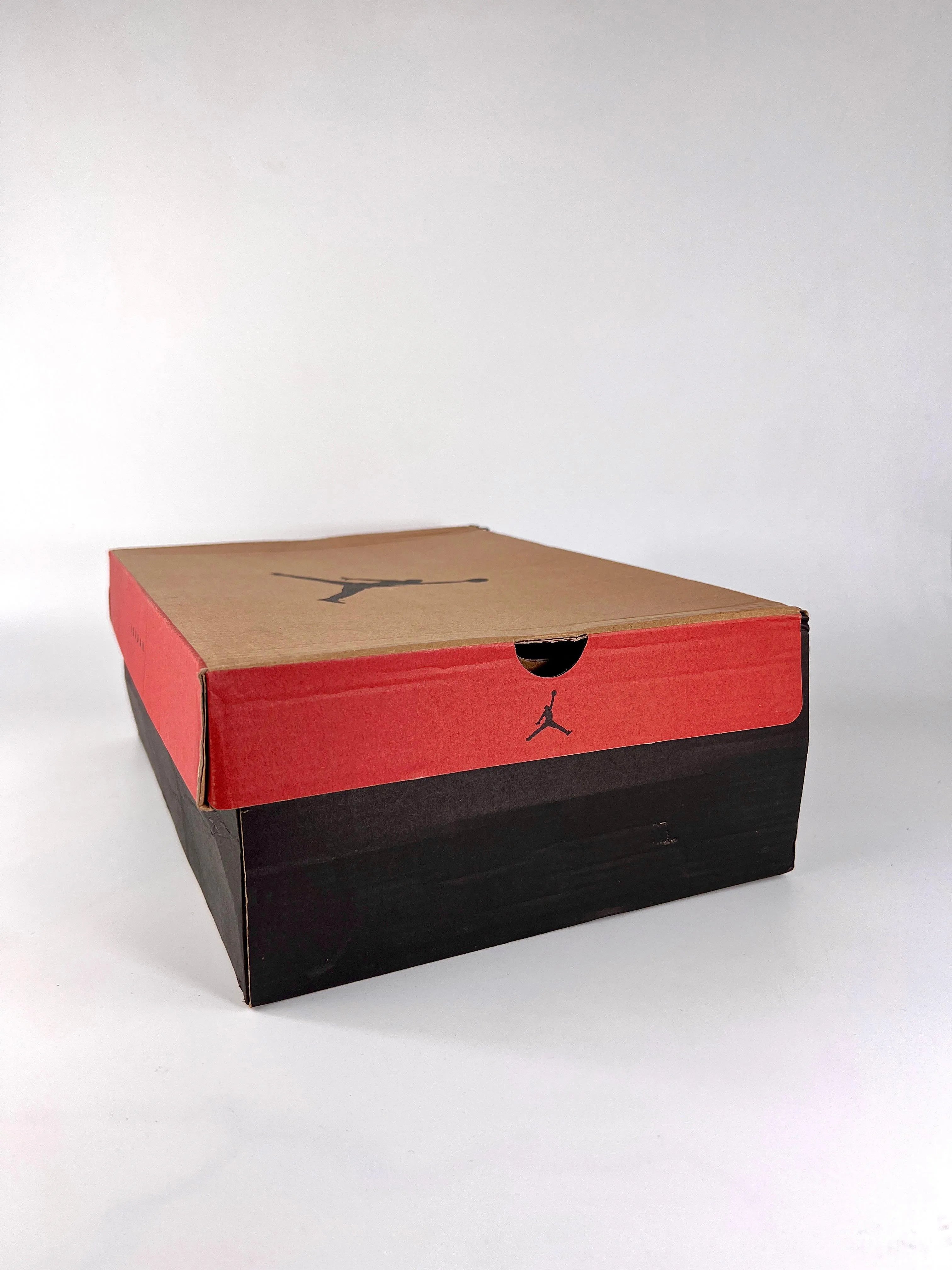 AJ12 Taxi Black & White