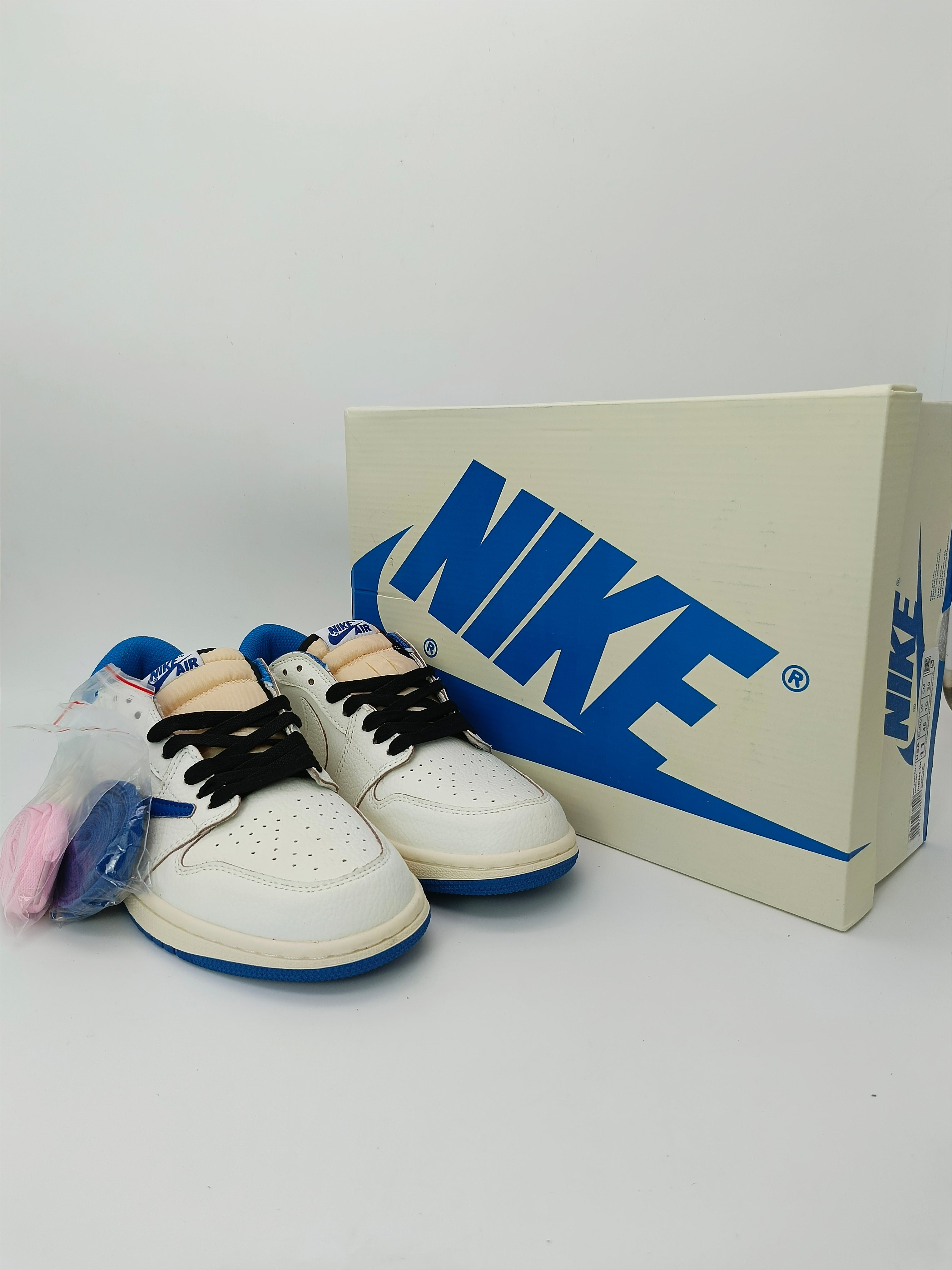 AJ 1 low Travis Scott Fragment 2025
