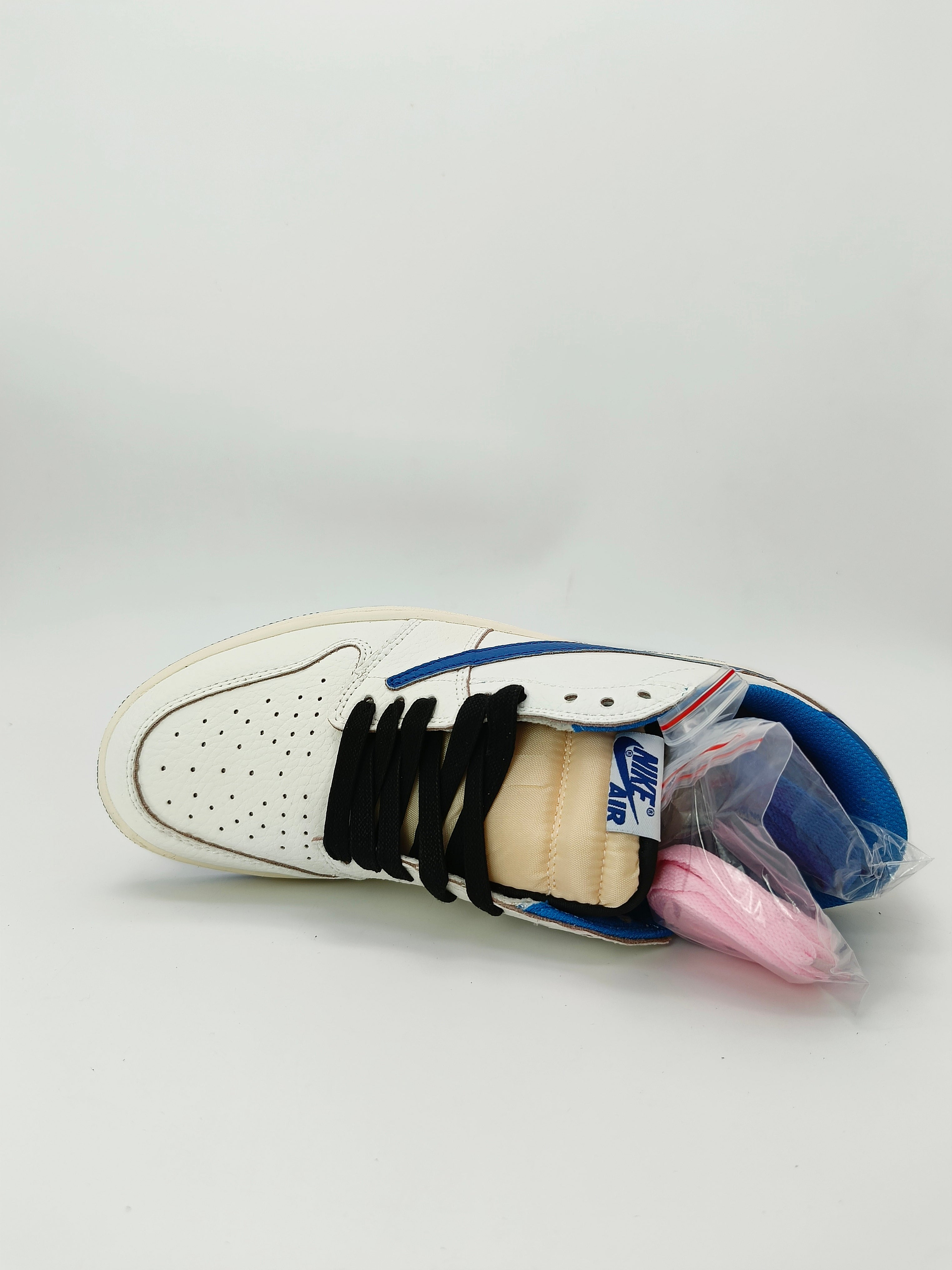 AJ 1 low Travis Scott Fragment 2025