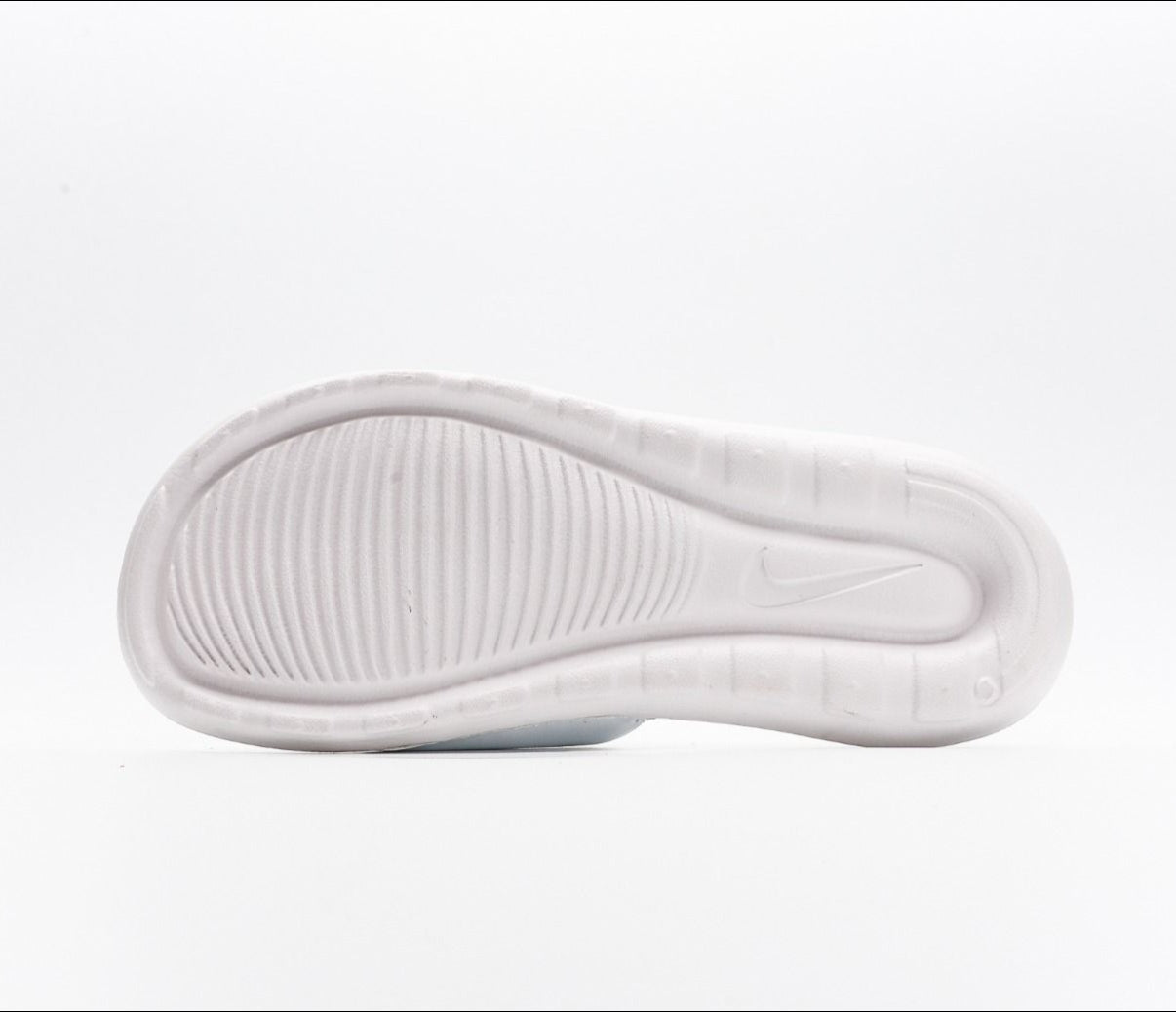 Nikee Victori One Slide "White"