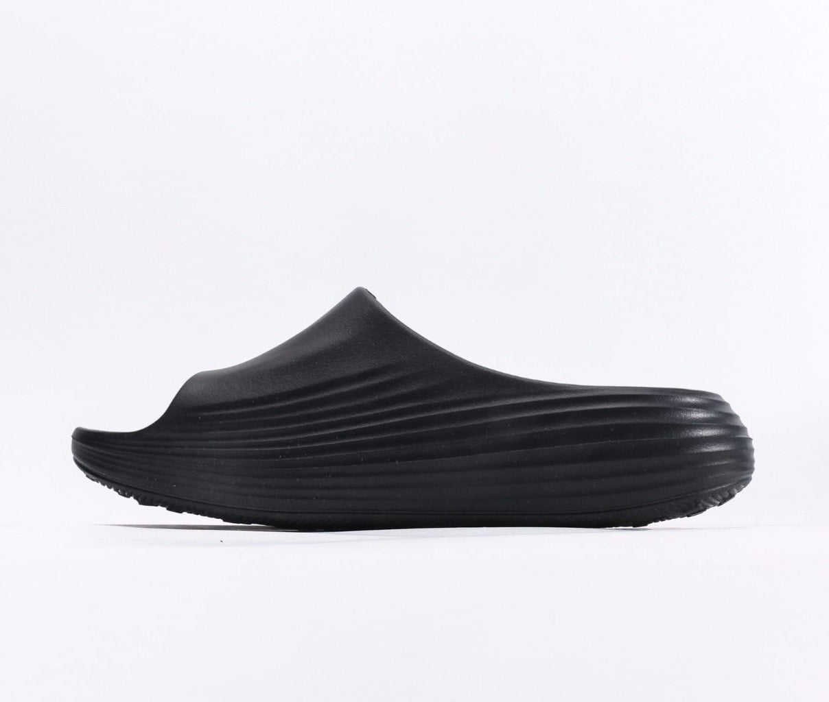 Nikee ReactX Rejuven8 Slides "Triple Black"