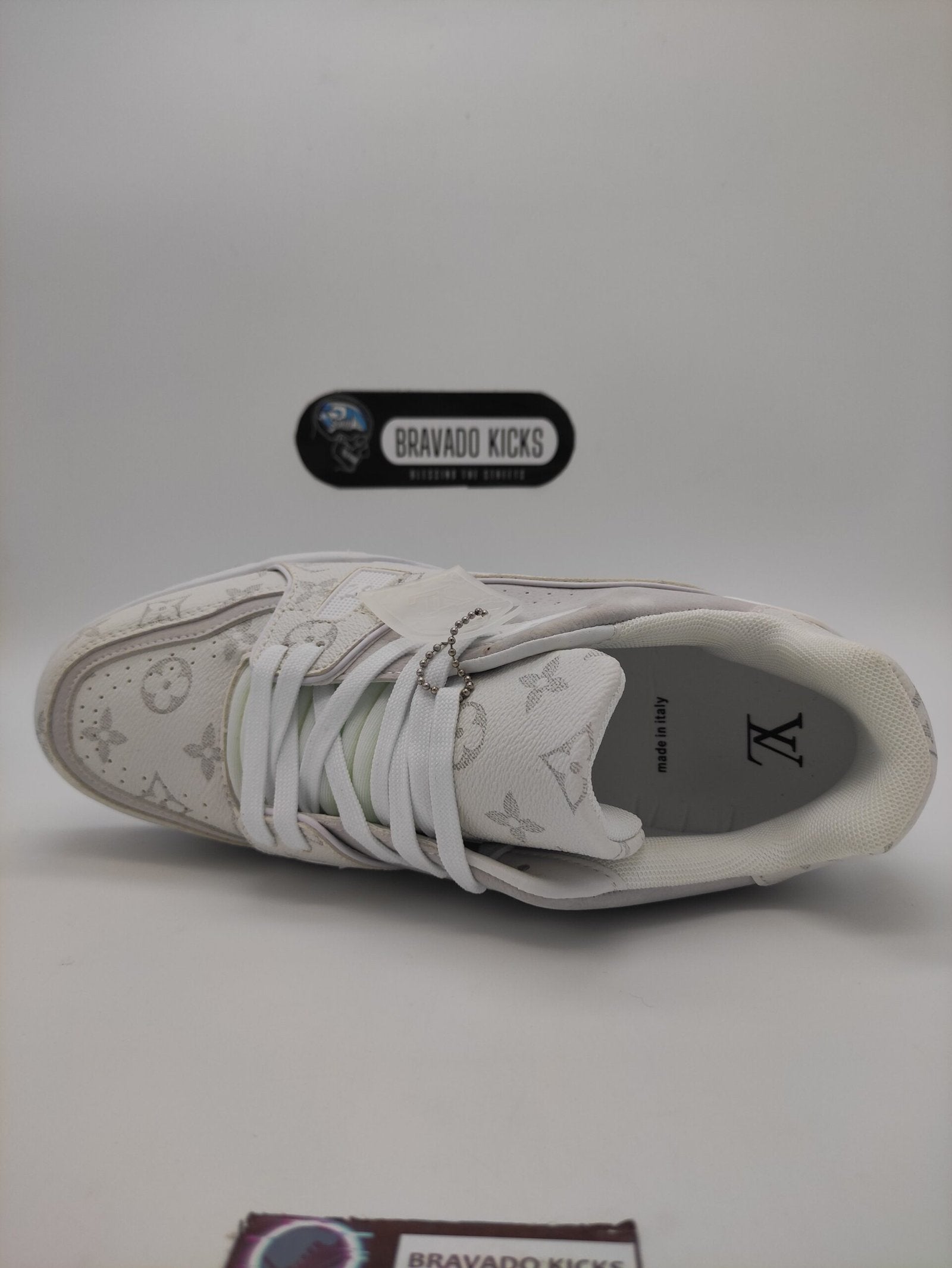 LV Trainer White