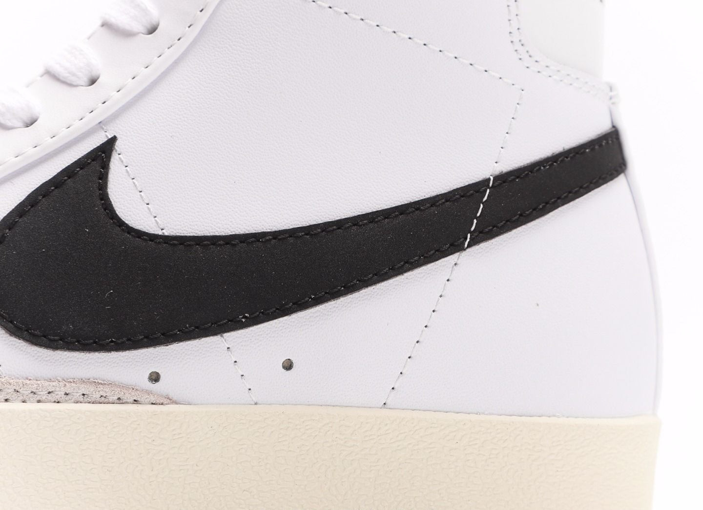 Nikee Blazer Mid 77 Vintage White (DOT PERFECT)
