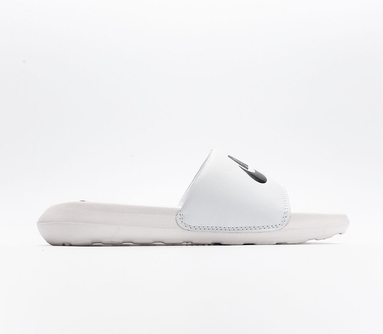 Nikee Victori One Slide "White"