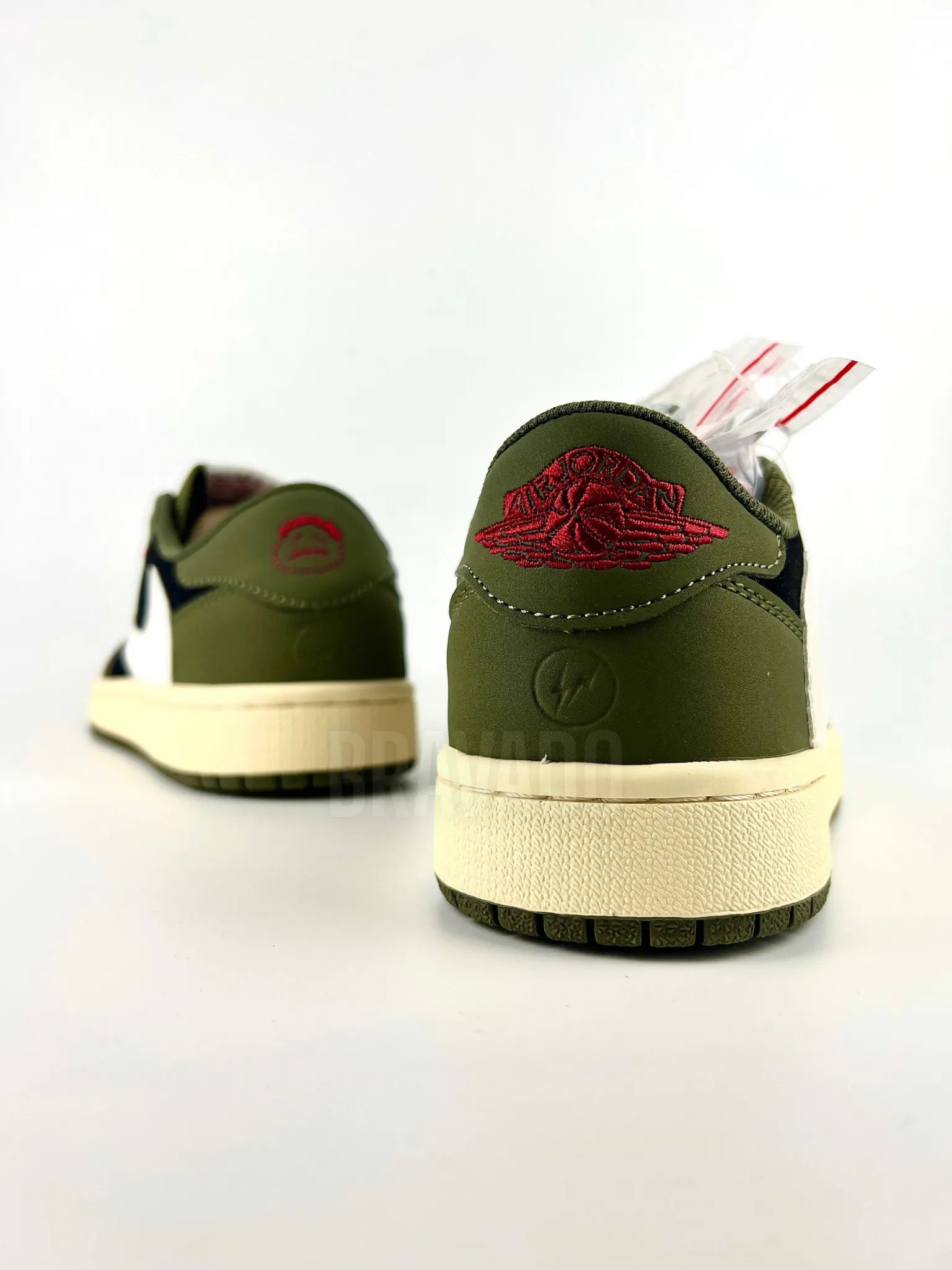 AJ1 low Travis Scott "Black Olive"