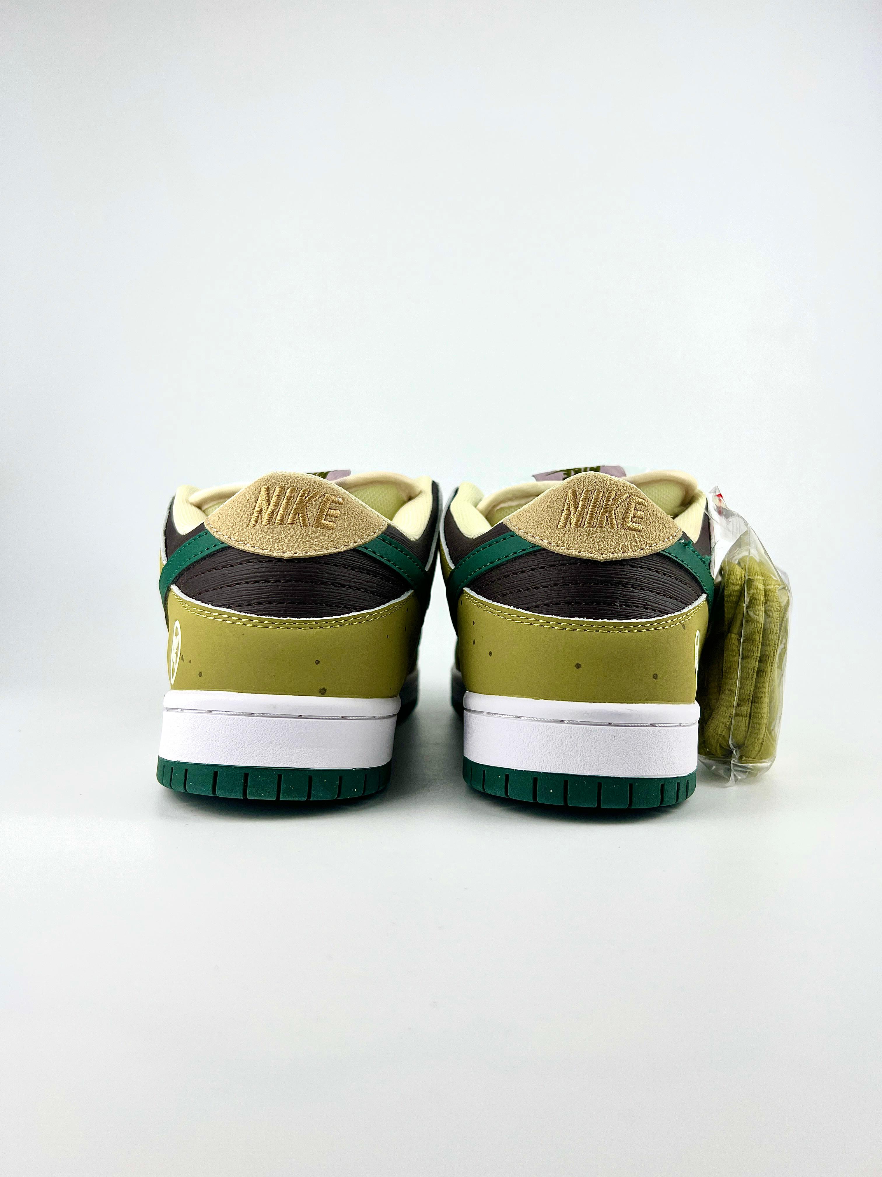 SB Dunk Low x Yuto
Matcha