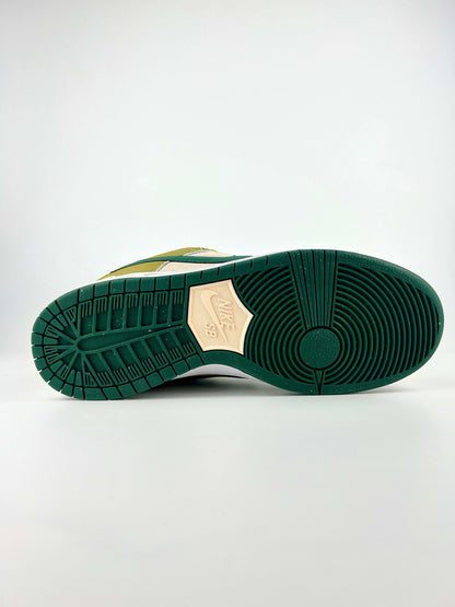 SB Dunk Low x Yuto
Matcha