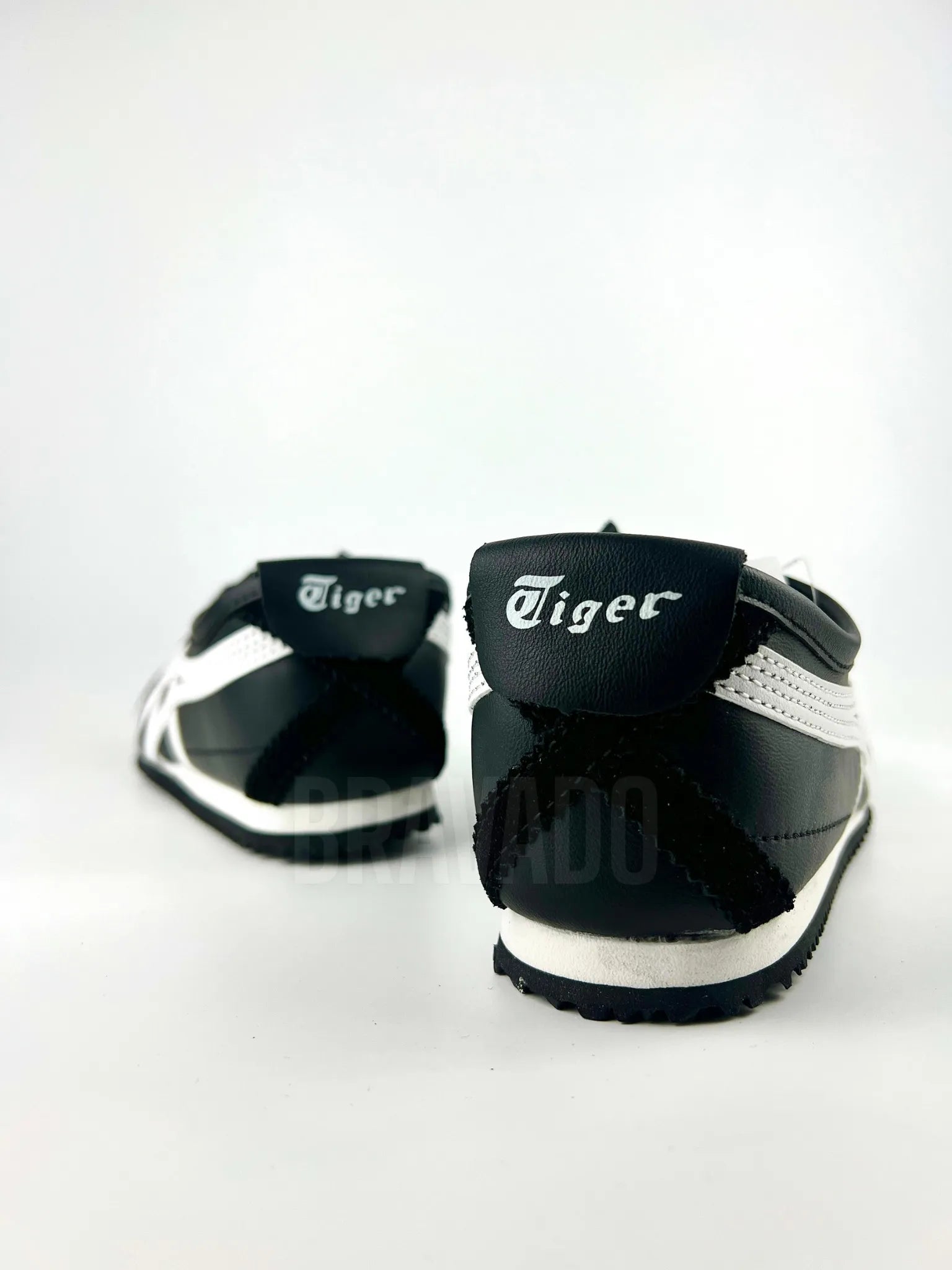 Onitsuka Tiger Mexico 66 Black & White