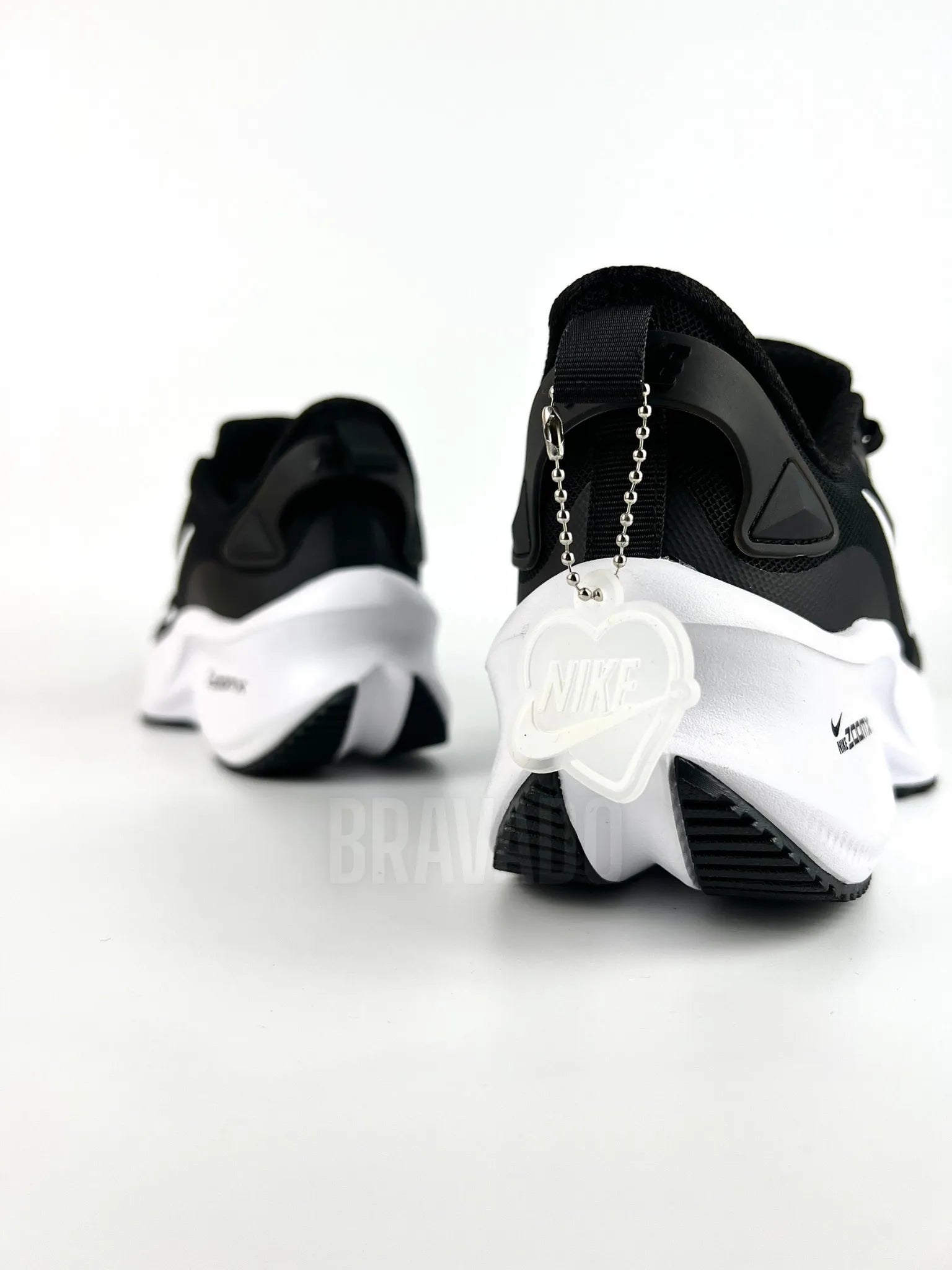 Nikee Zoom Smileys 2025