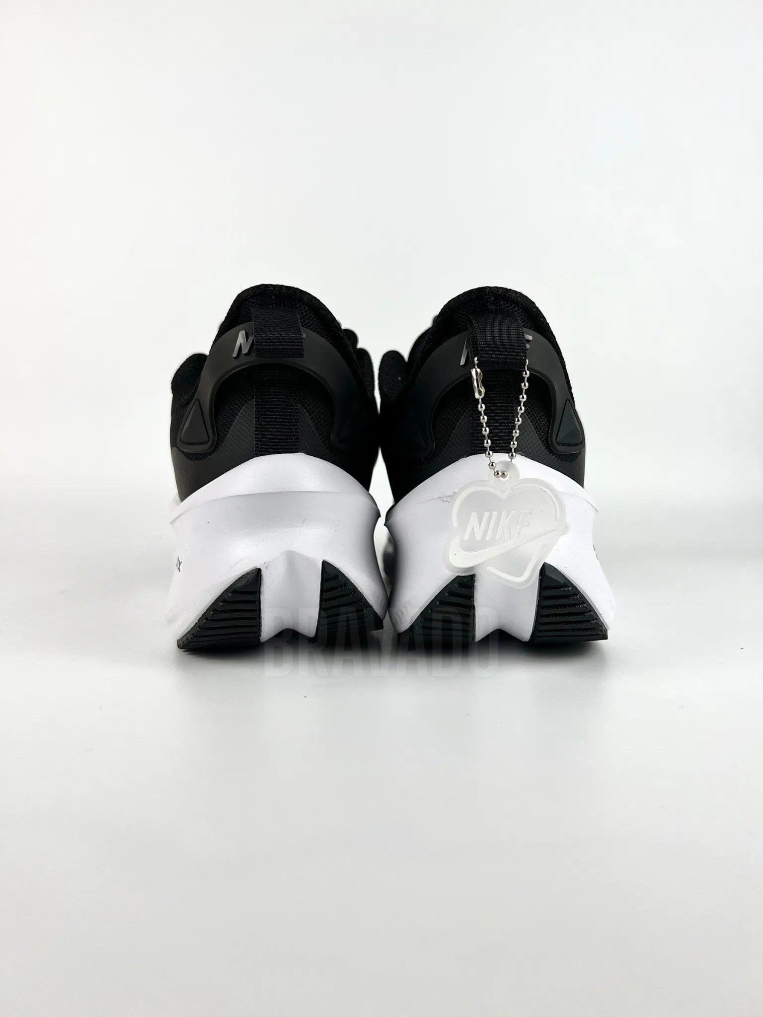 Nikee Zoom Smileys 2025