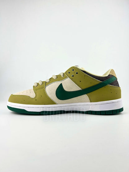 SB Dunk Low x Yuto
Matcha