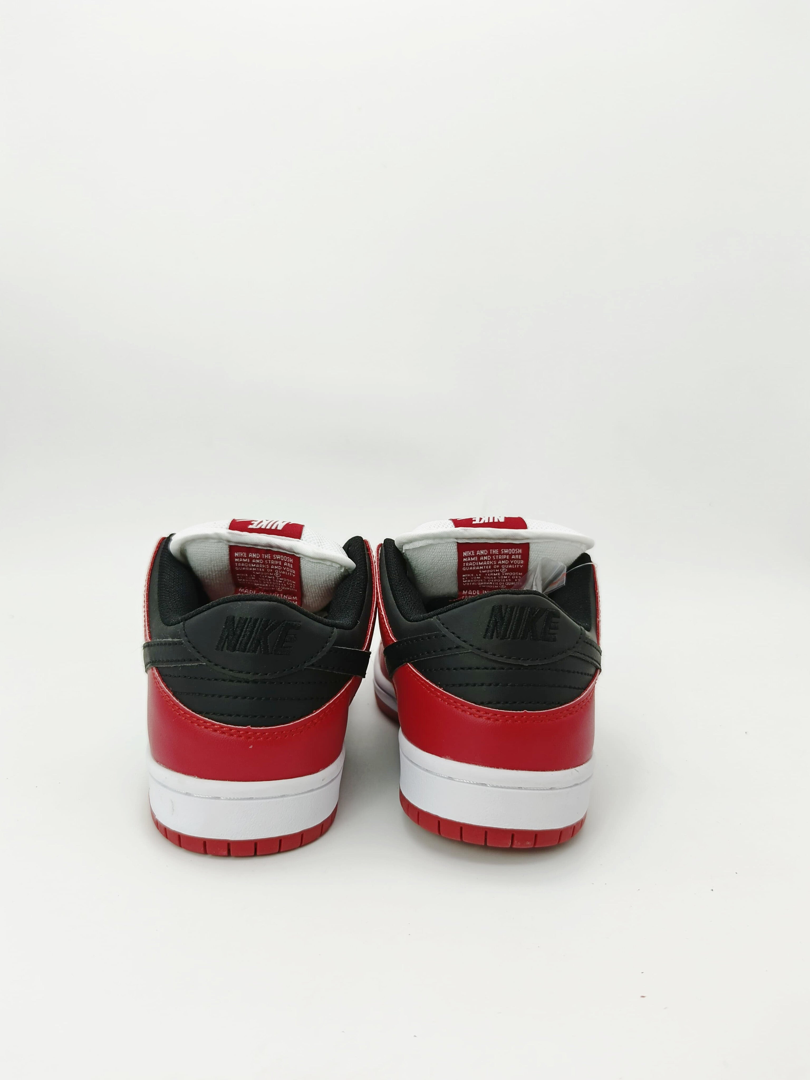 SB Dunk Low Chicago