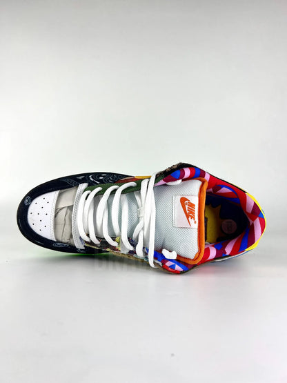 Nikee SB Dunk Low "What The Dunk"