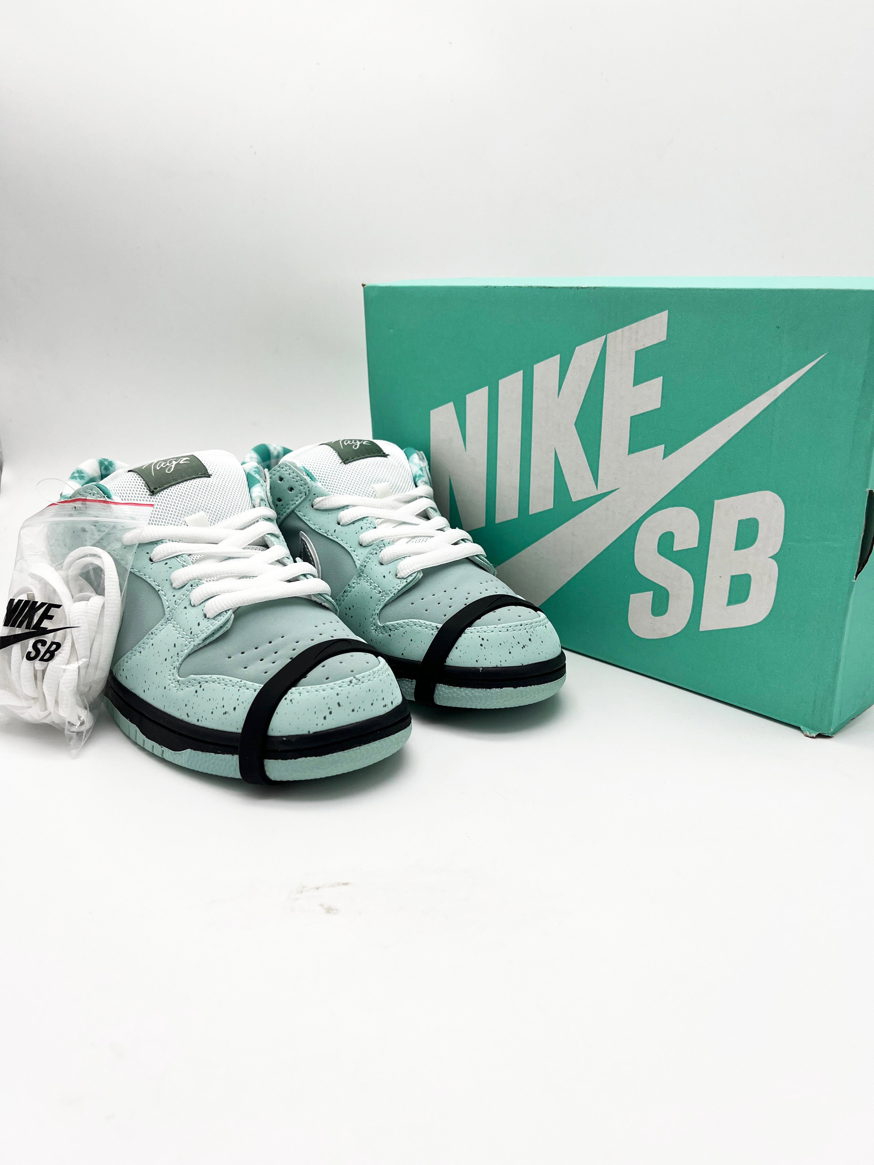 SB Dunk Tiffany Lobster