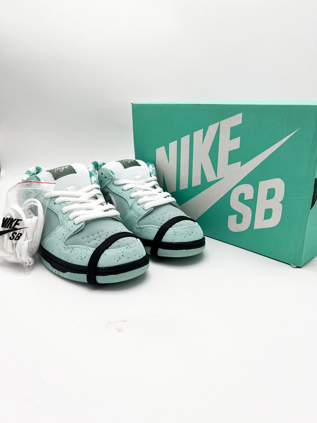 SB Dunk Tiffany Lobster