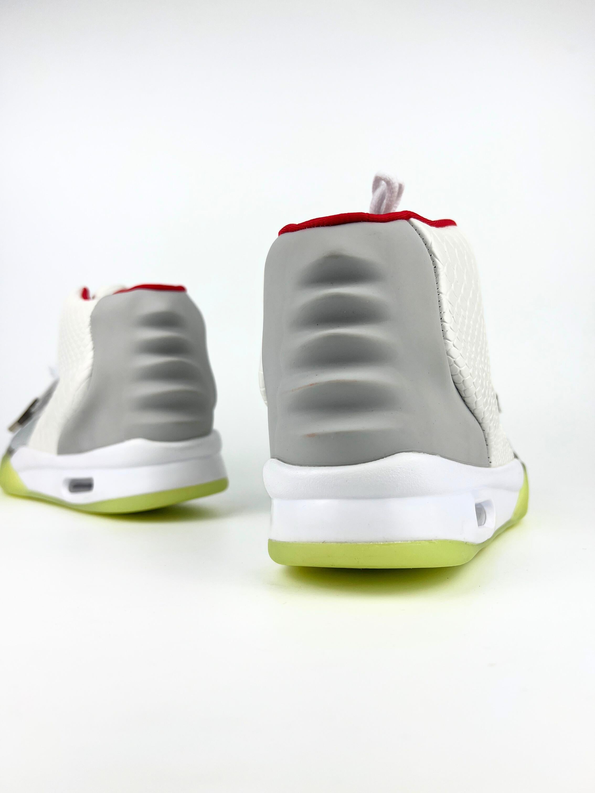 Nikee Air Yeezy 2 NRG "Pure Platinum" (1:1 DOT PERFECT)