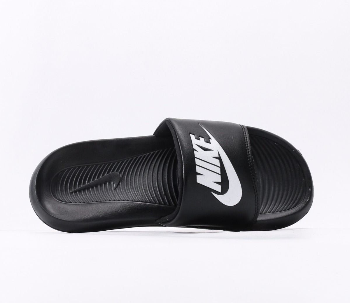 Nikee Victori One Slide "Triple Black"