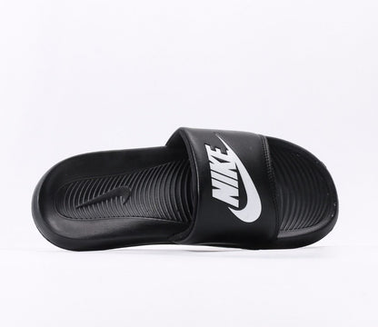 Nikee Victori One Slide "Triple Black"