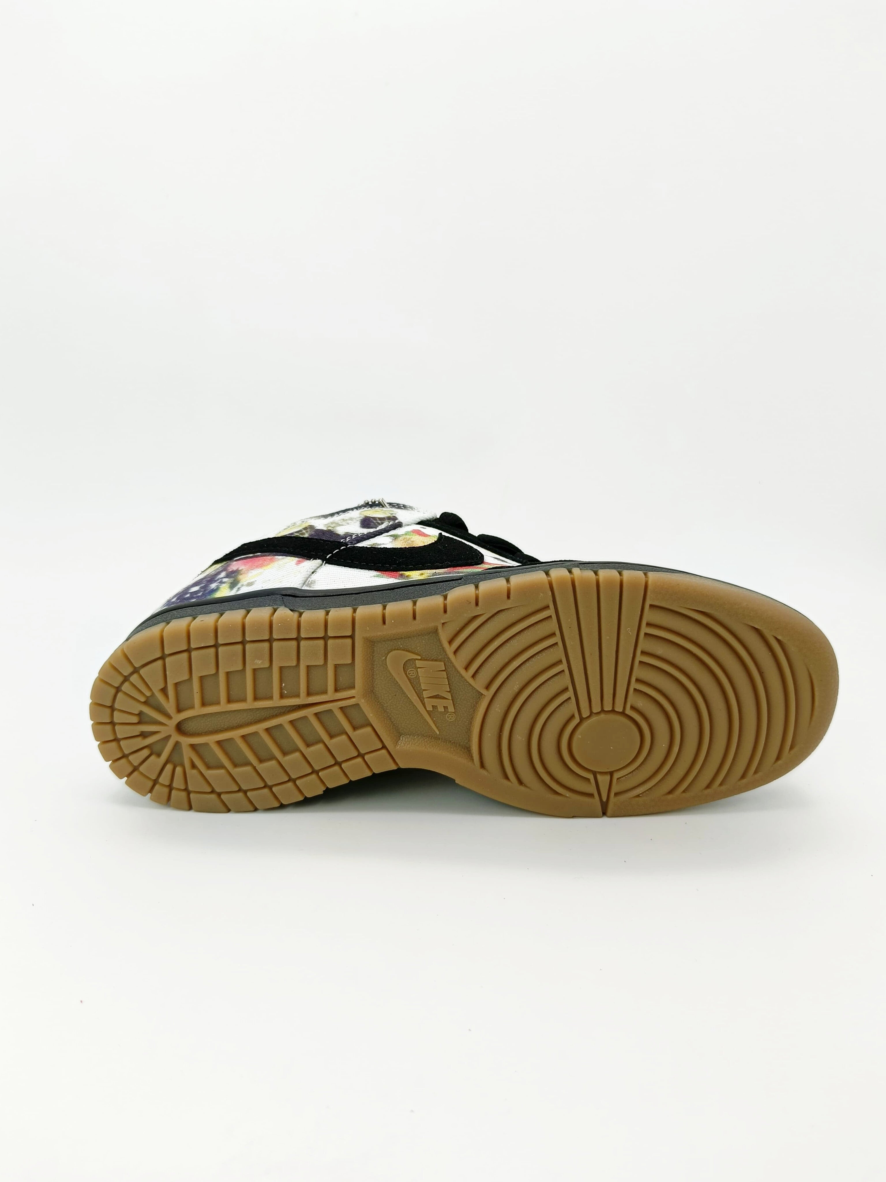 SB DUNK Supremee Rammellzee