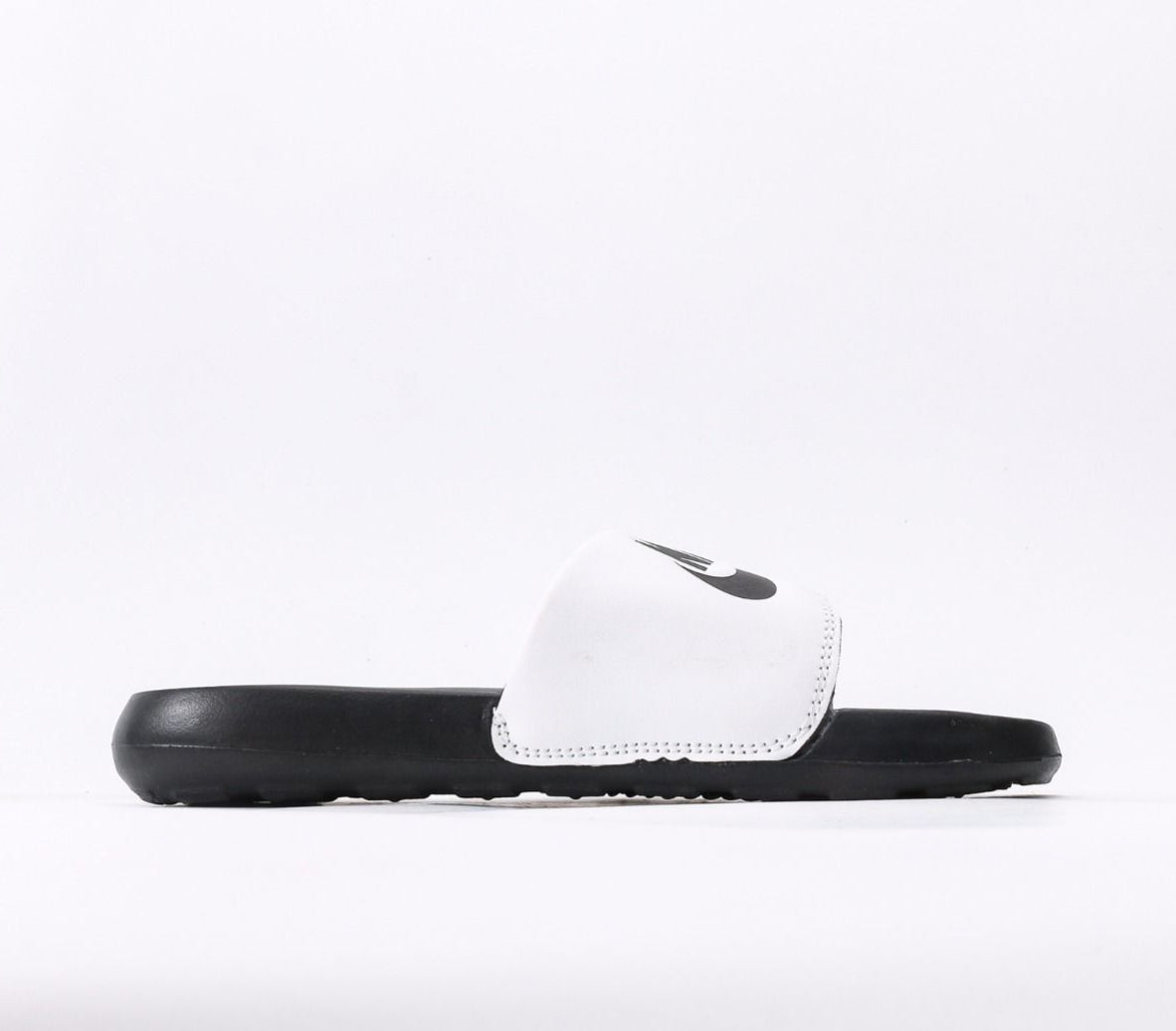 Nikee Victori One Slide "Black & White"