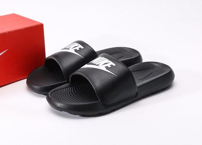 Nikee Victori One Slide "Triple Black"