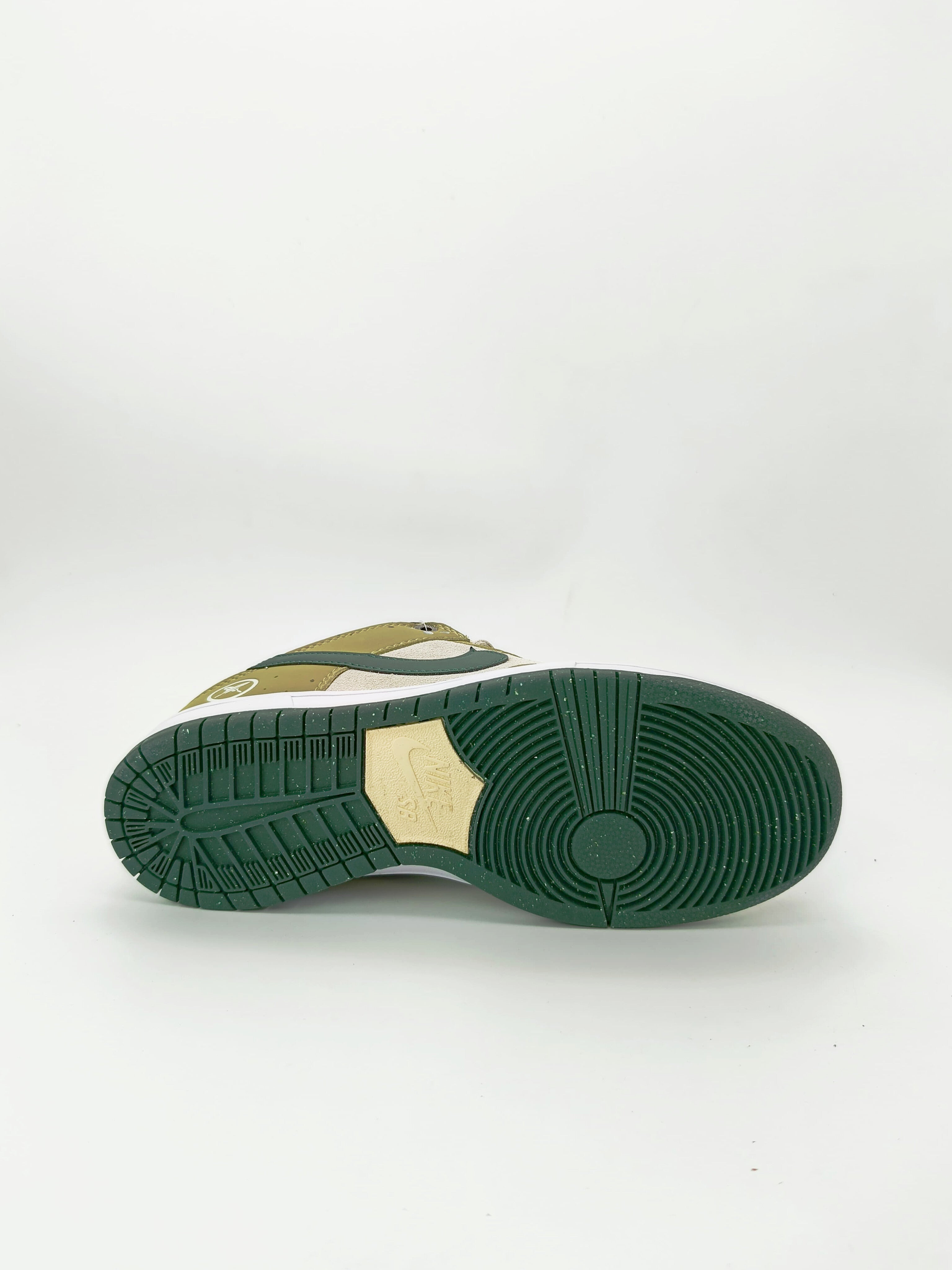SB Dunk Low x Yuto
Matcha