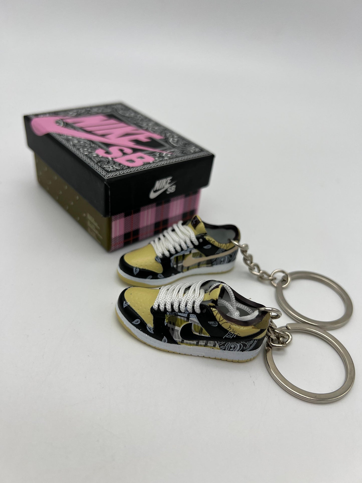 Dummy Sneaker Keychain With Box