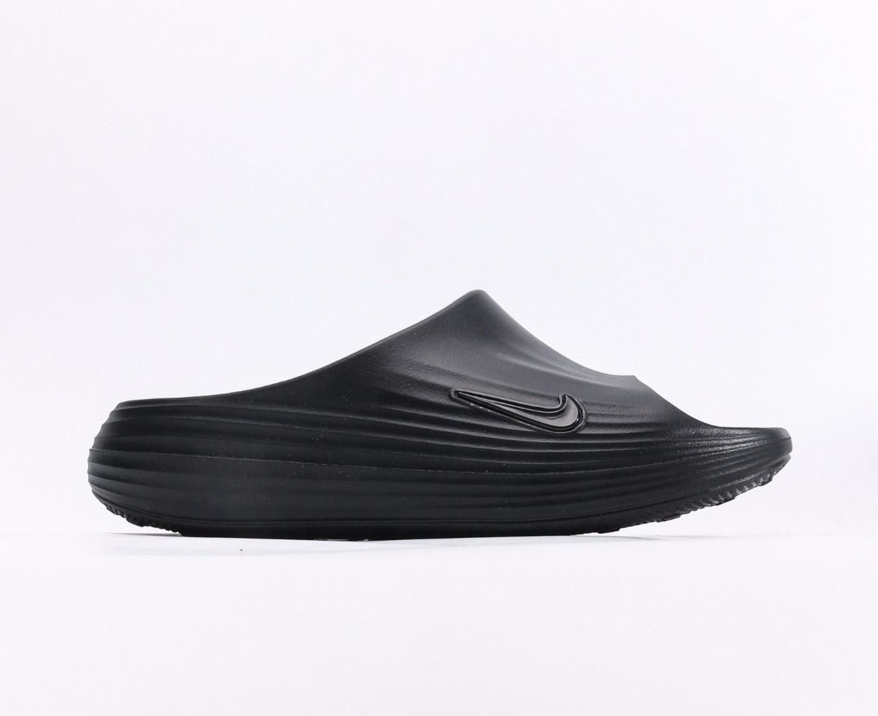 Nikee ReactX Rejuven8 Slides "Triple Black"