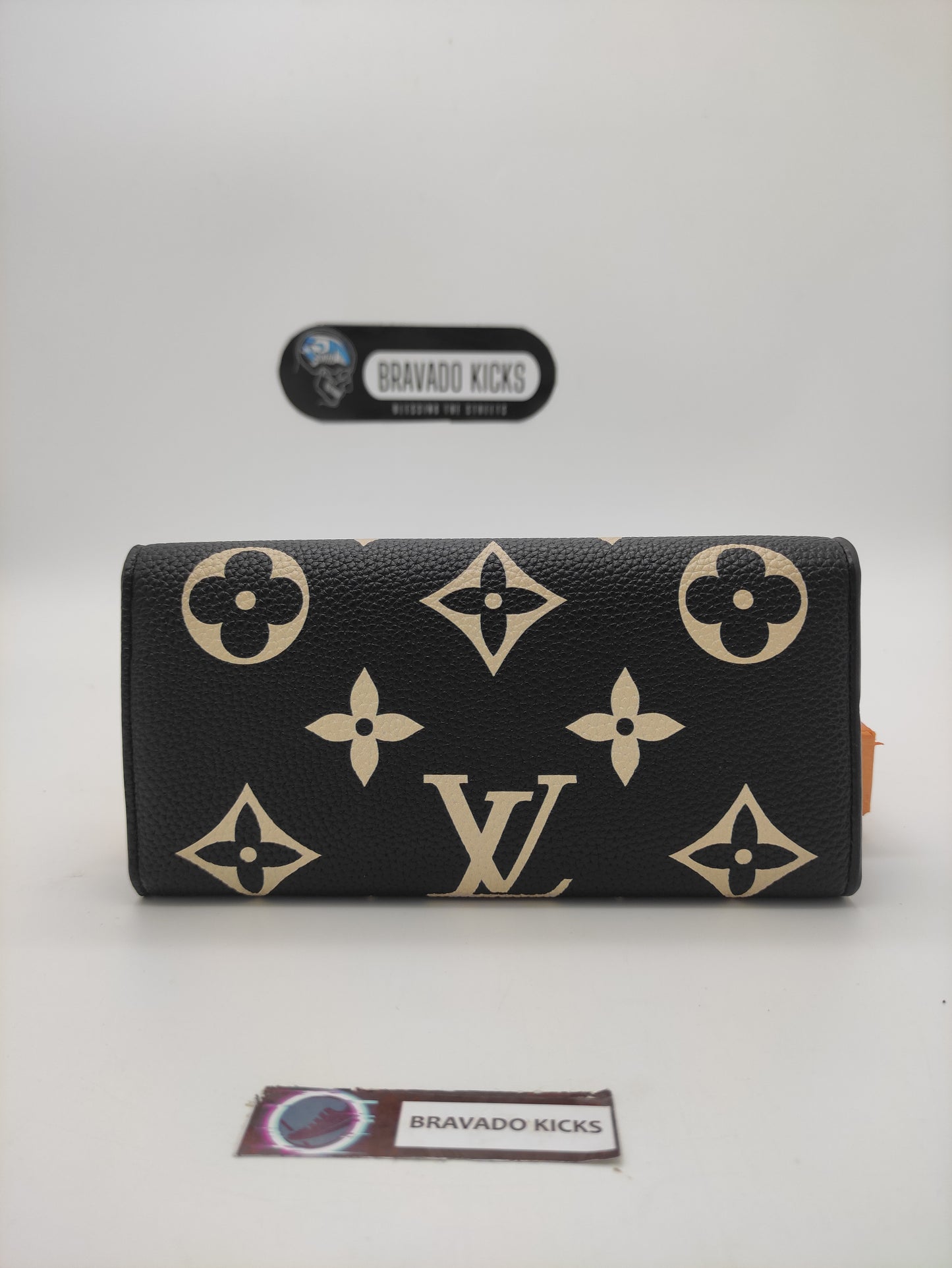 LV CLUTCH