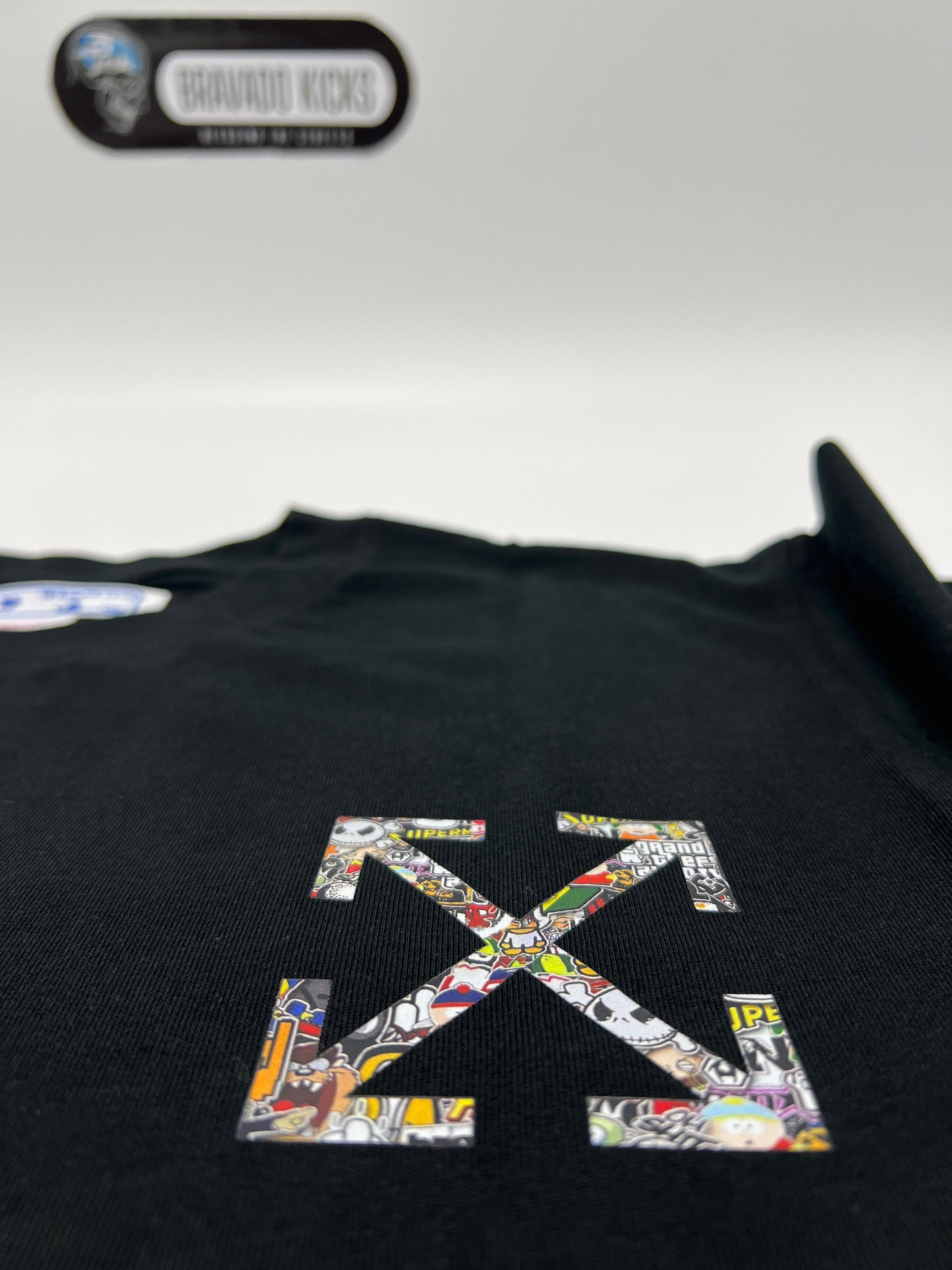 Off-white Oversize / Drop shoulder Comic T-shirt