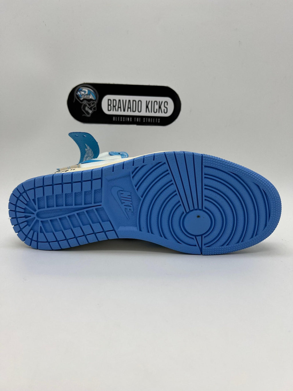 AJ1 Off-white UNC