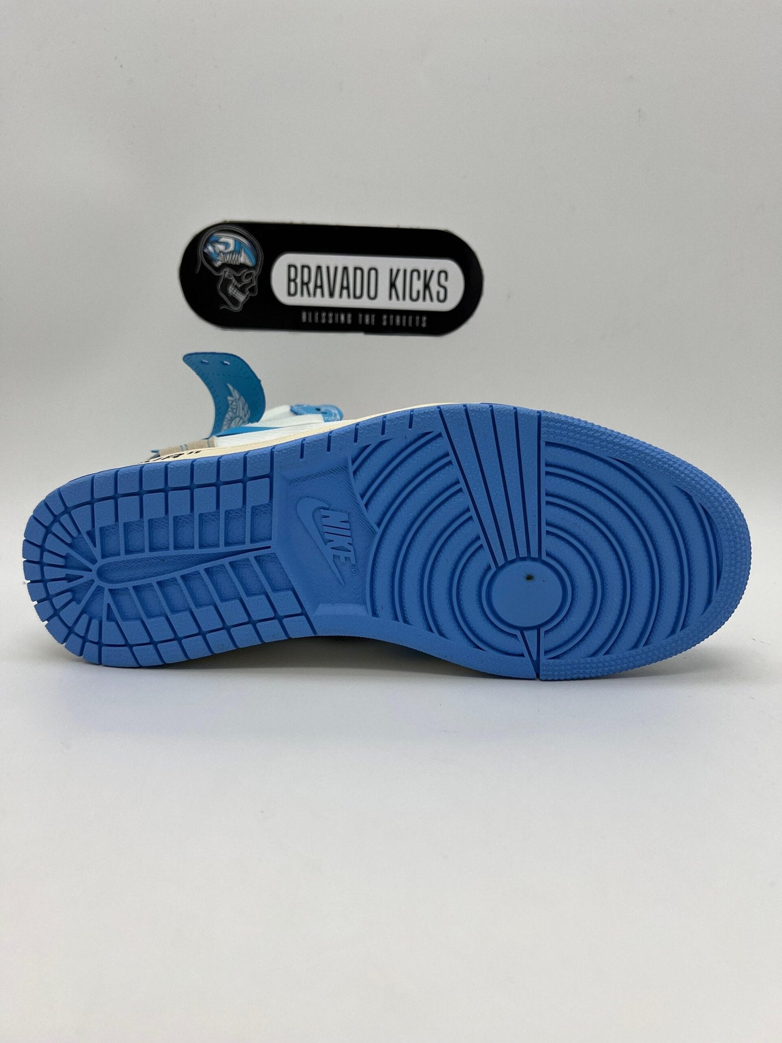 AJ1 Off-white UNC