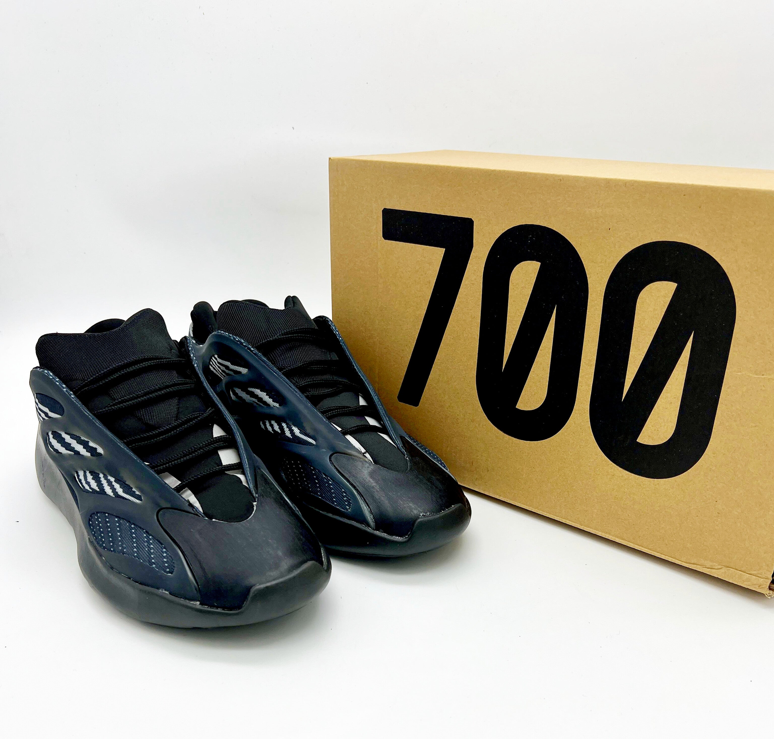Yeezyy 700 V3 Black