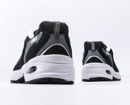 NB 530 Black & White
