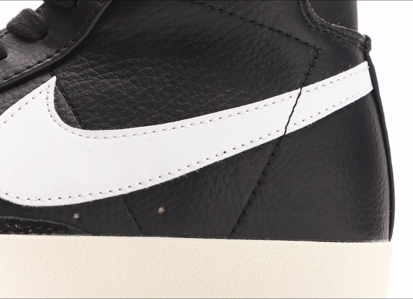 Nikee Blazer Mid 77 Vintage Black (DOT PERFECT)