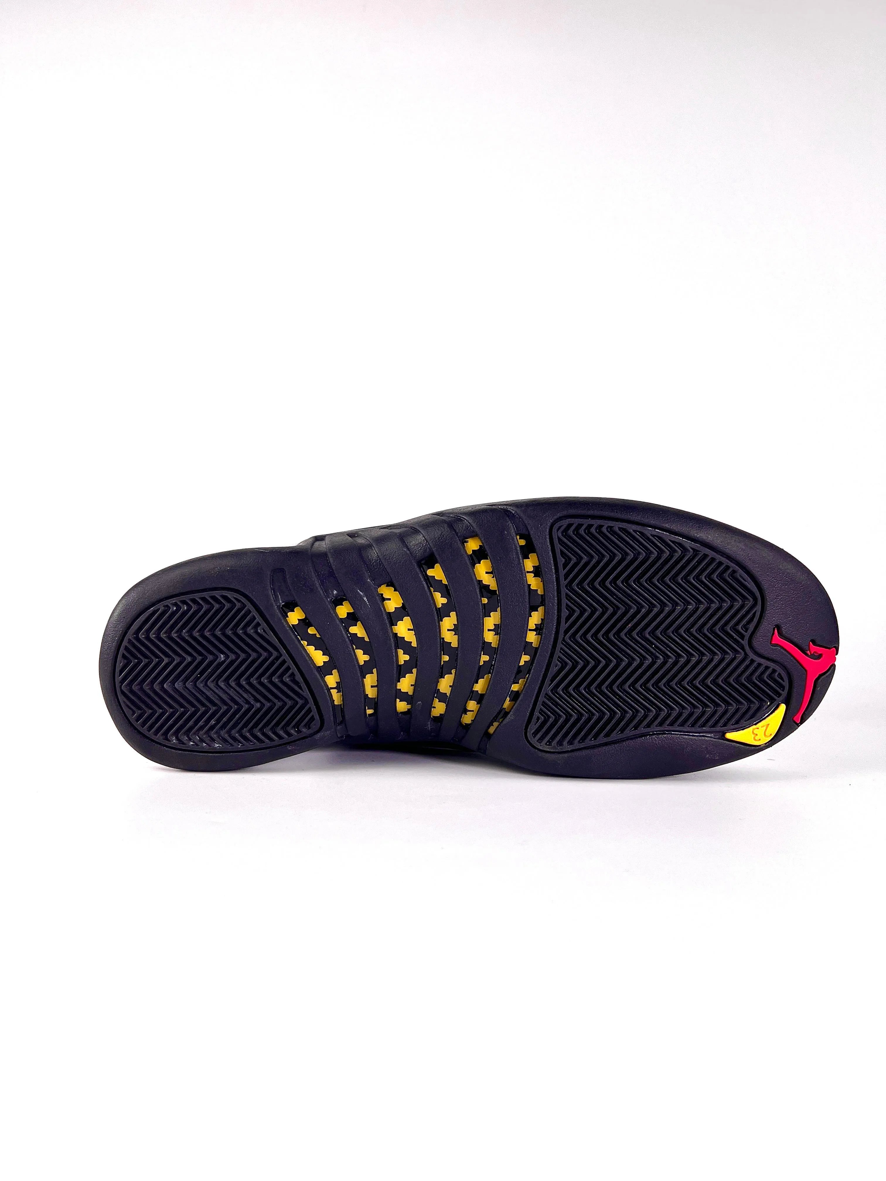 AJ12 Taxi Black & White