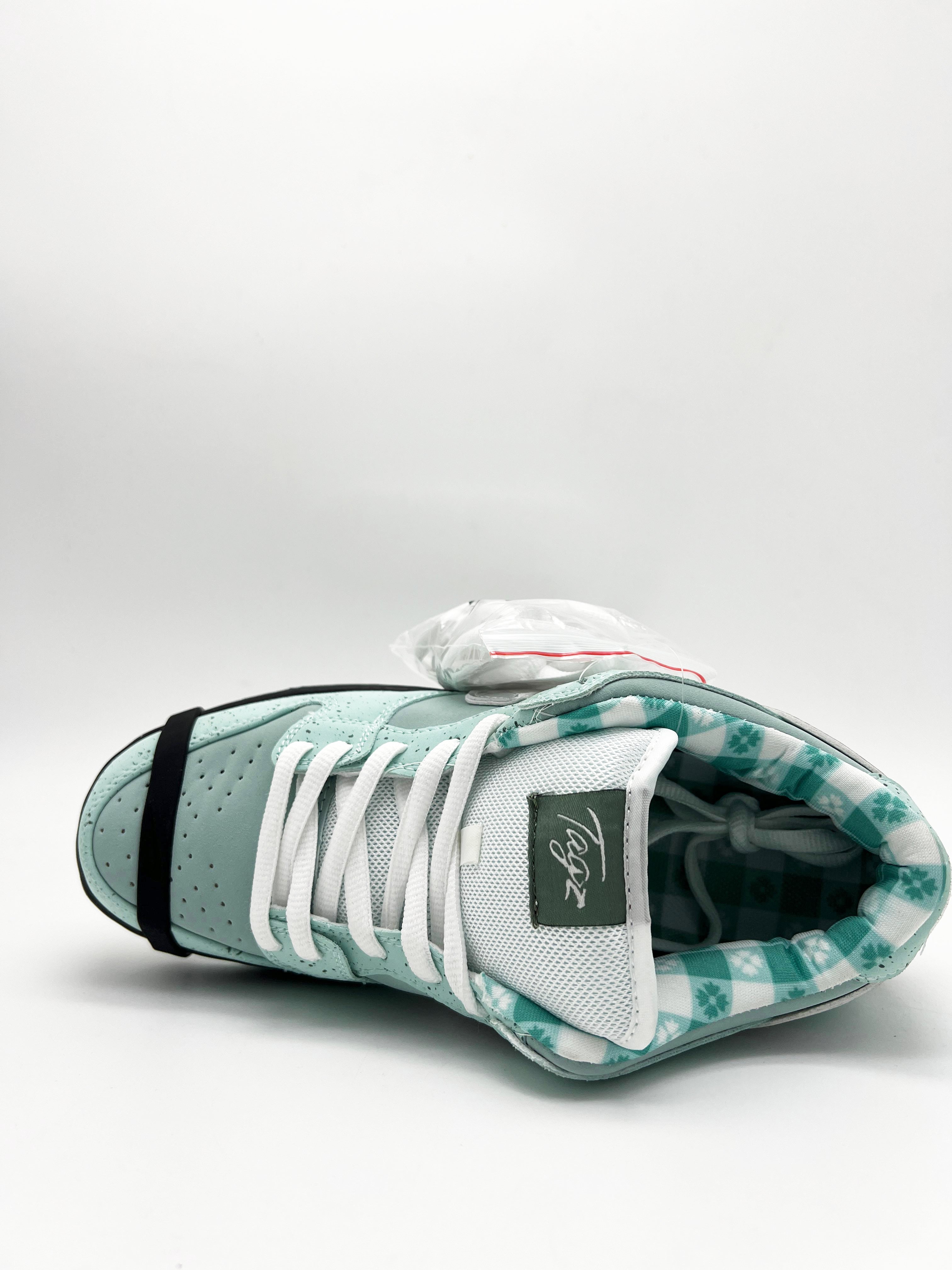 SB Dunk Tiffany Lobster