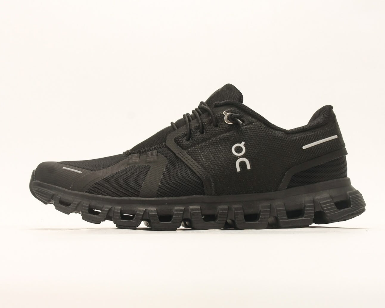 On Cloud 6 Black