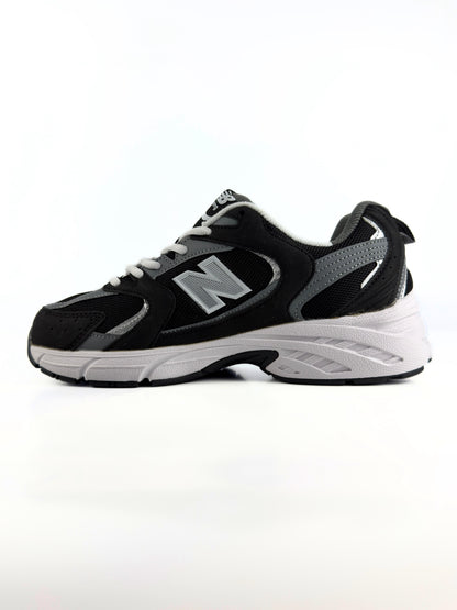 NB 530 Black & White